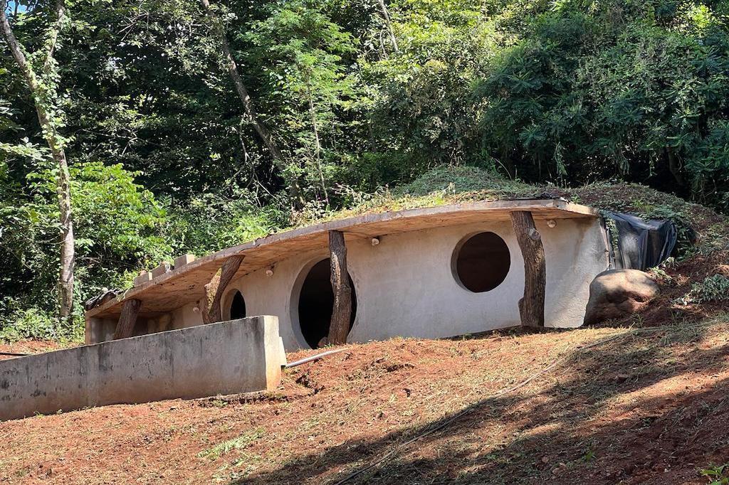 casa-madera-and-casa-hobbit-villareal-guanacaste